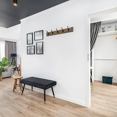 Nowoczesny Z 2 Sypialniami Z Widokiem Na By Renters アパート