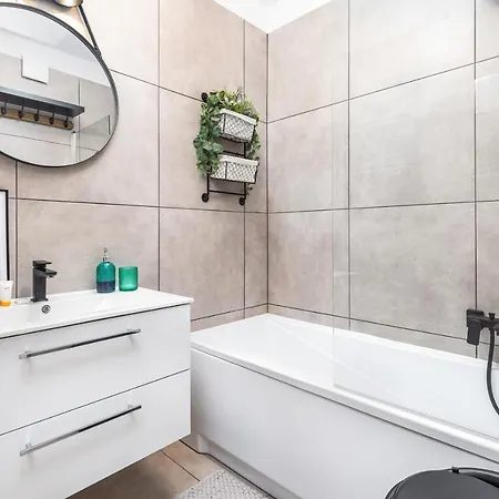 Nowoczesny Z 2 Sypialniami Z Widokiem Na By Renters Свиноуйсьце