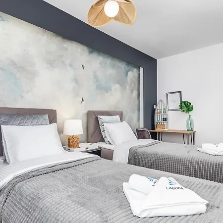 Nowoczesny Z 2 Sypialniami Z Widokiem Na By Renters アパート *